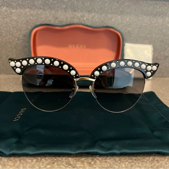 ⚡️GUCCI Pearl/ Gold Studded Cat Eye Sunglasses in Black-Gray, GG0212S, BRAND NEW - Picture 6 of 17